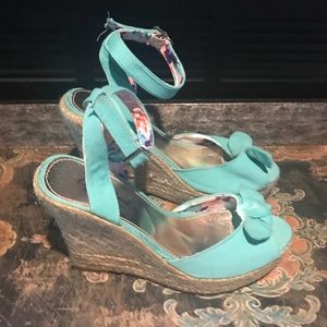 Twisted Women’s Teal Peep Toe Wedges